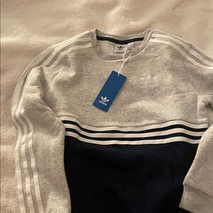 Adidas boys 11/12 Gray and Navy Crewneck Sweater